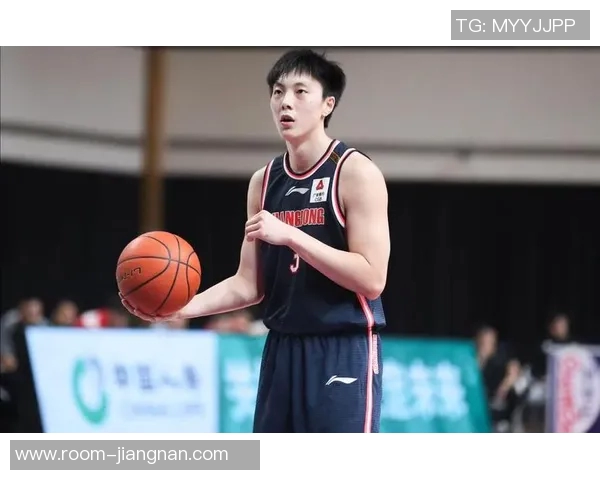 胡明轩状态低迷表现不佳11投仅3中三分球命中率低迷贡献10分7篮板4助攻